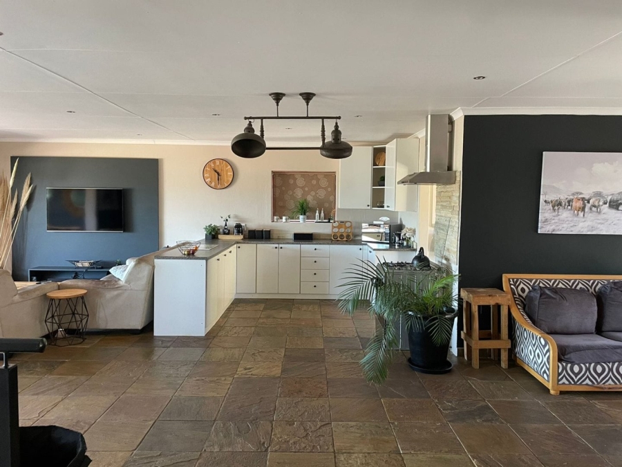 5 Bedroom Property for Sale in Hartenbos Heuwels Western Cape